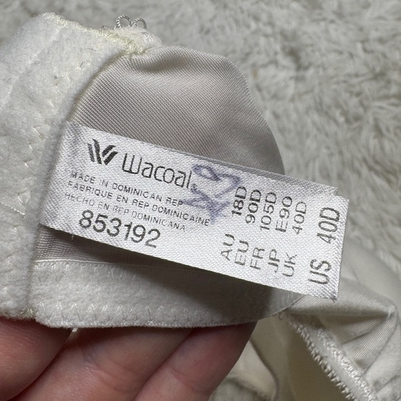 WACOAL / white basic beauty underwire t-shirt bra 853192 / 40D - Picture 4 of 6